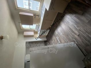 261 College St SW APT 3, Valley City, ND 58072