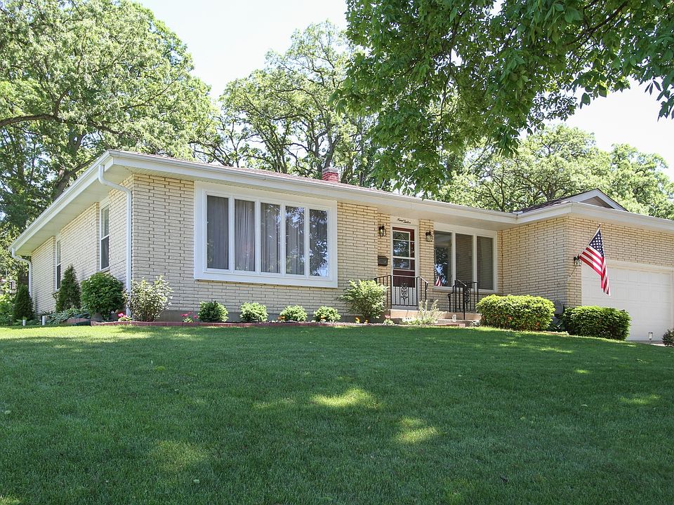 1st image of 912 N Oakwood Dr