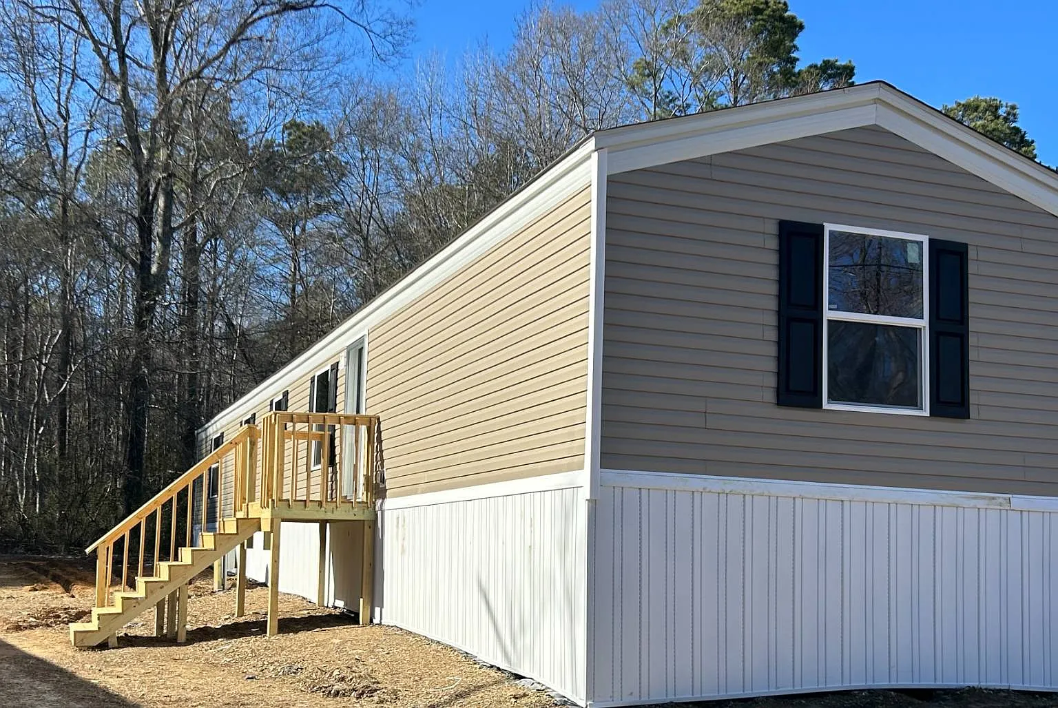 3 bed, 2.0 bath, 1140 sqft, $1,100 — Photo 2
