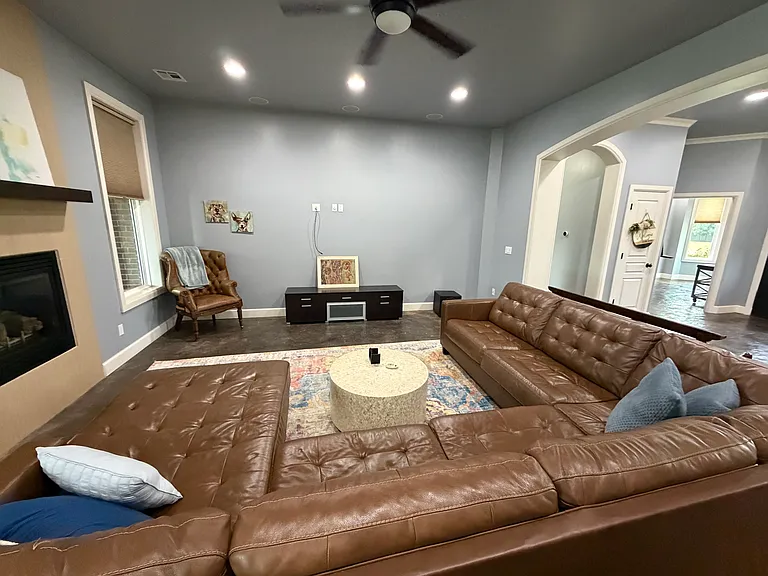 319 Taylam Rd — Photo 24