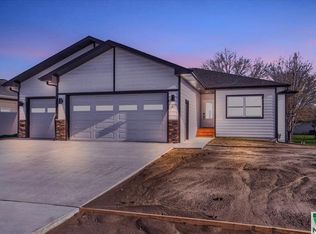 211 Lexington St, Elk Point, SD 57025