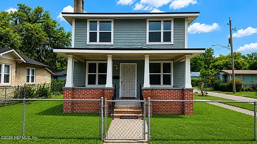 346 Acosta St Photo 1