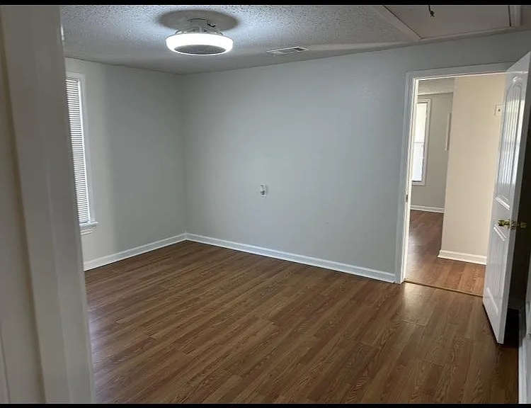 Middle Bedroom