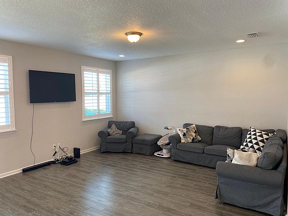 5th image of 7106 Emsley Cir