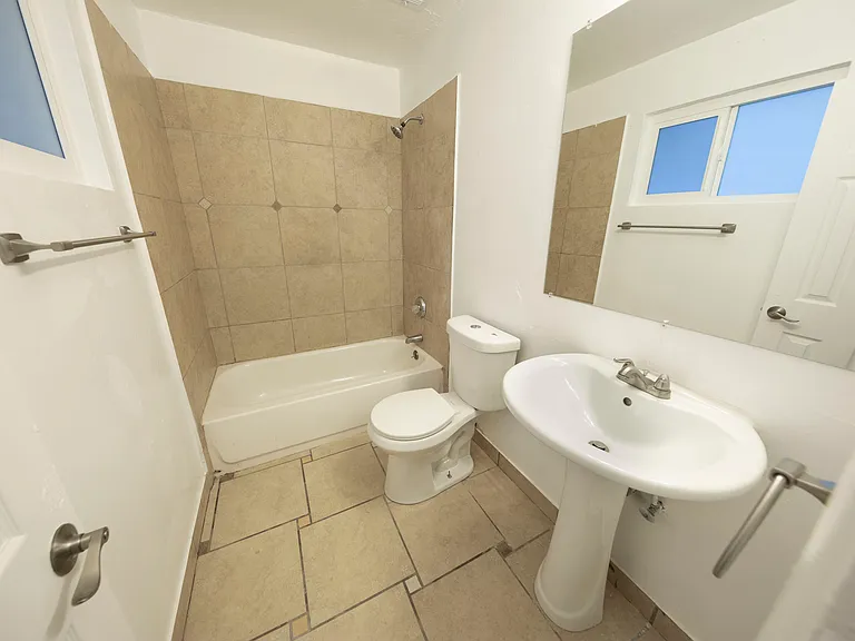 1350 E Orange St — Photo 16