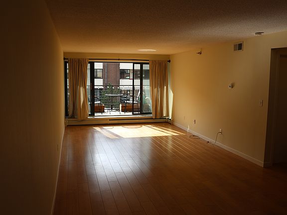 Main room without furniture