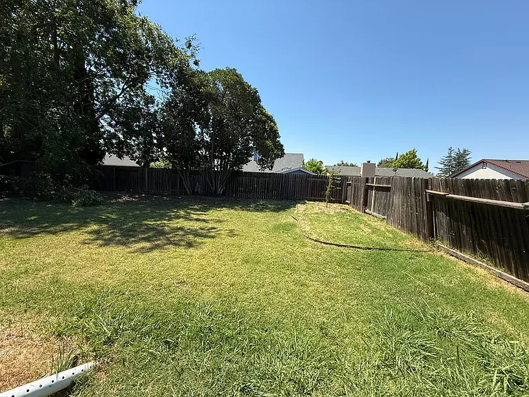 2962 Denise Ct — Photo 12