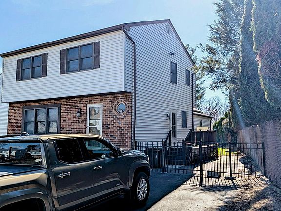 3rd image of 1 W Belair Rd