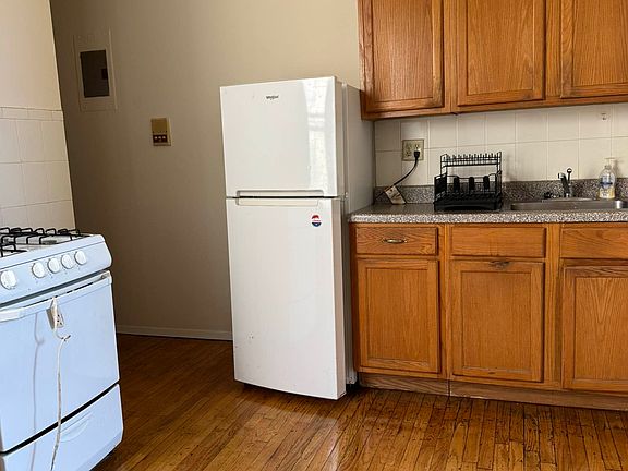 2nd image of 24-35 Steinway St #16