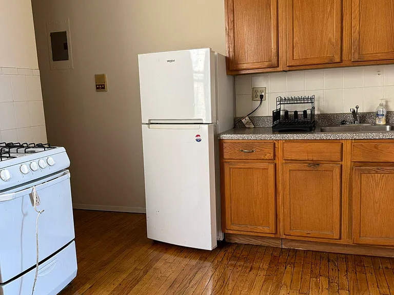 24-35 Steinway St #16 — Photo 2