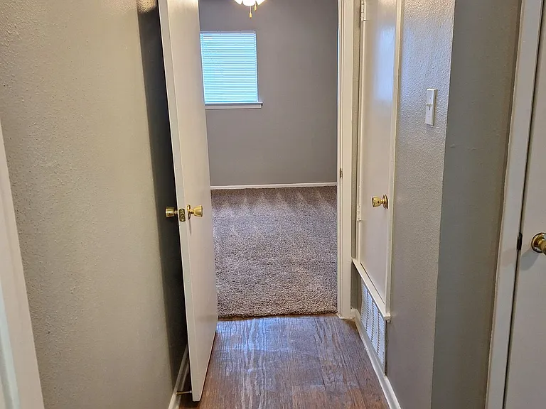 Lawnwood Apartments — Photo 6