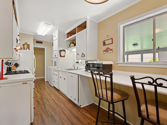 4th image of 1429 Glenview Dr