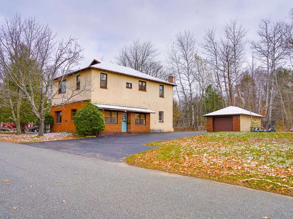 33 Lindsay Ave, Tupper Lake, NY 12986