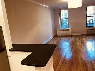 Rented by Metropolis Real Estate of Manhattan