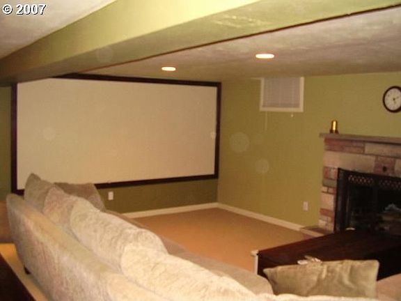 5' X 11' (160 of projector screen)