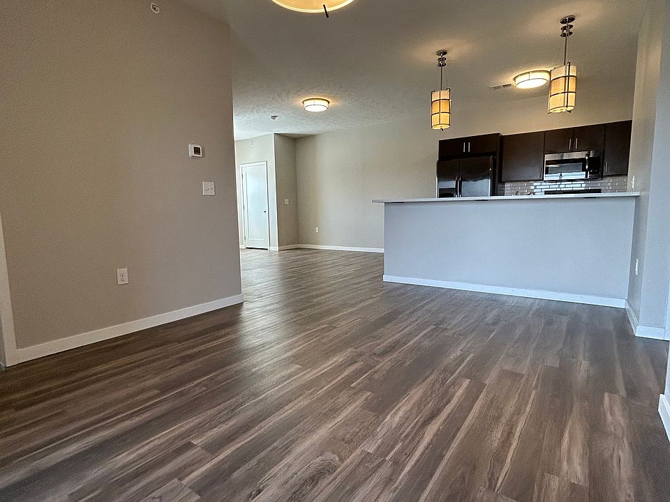 1st image of 970 S 192nd Ct Unit 101