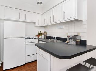 2630 N. Hampden Court, Chicago, IL 60614