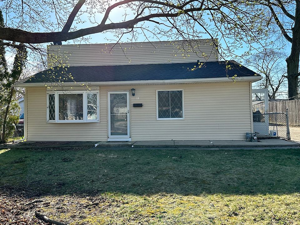 18 Robin Rd, Carpentersville, IL 60110 Zillow