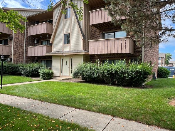 11 Echo Ct APT 17