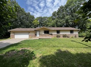 11816 Highridge Dr, Pinckney, MI 48169