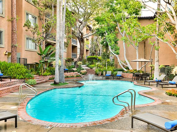 2nd image of 550 S Barrington Ave APT 2203