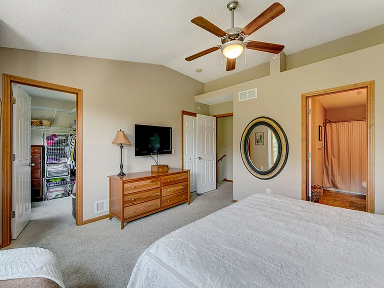 11939 Emery Village Dr N — Photo 9