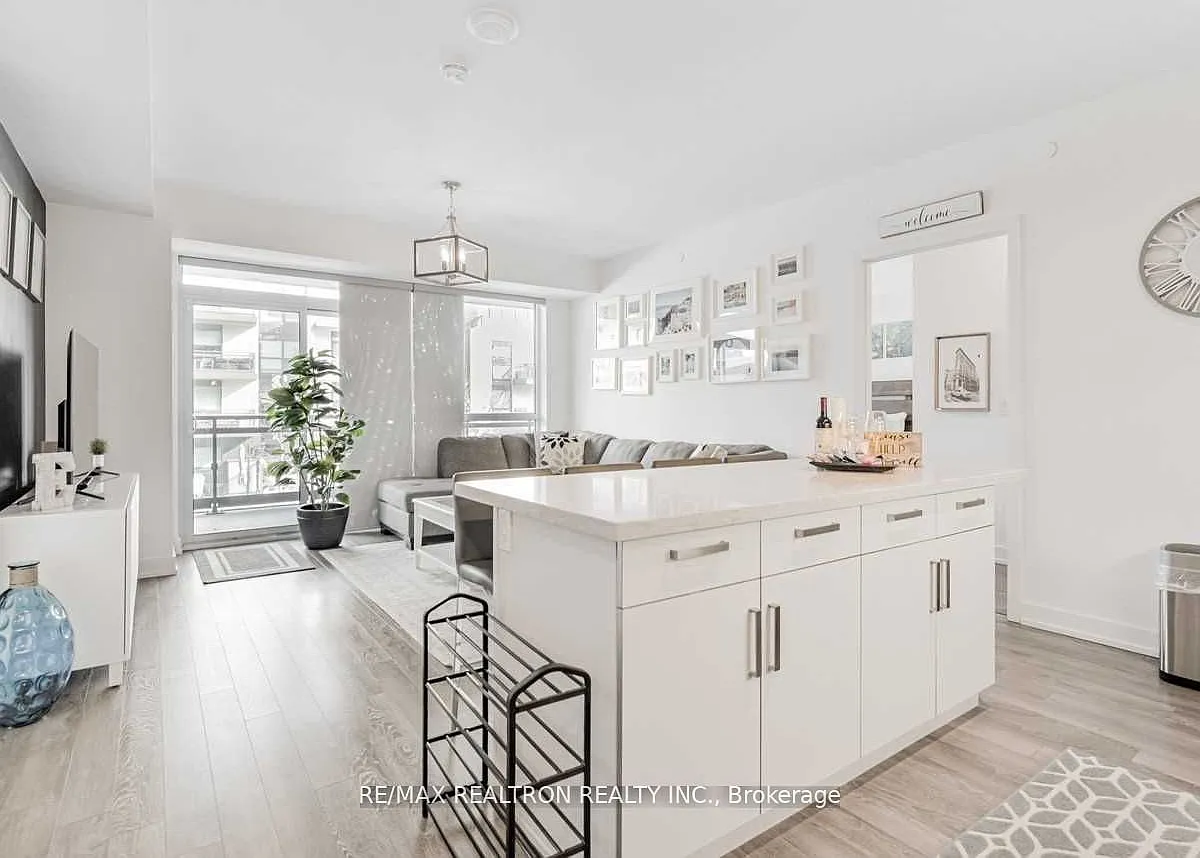 2 bed, $2,300 — Photo 1