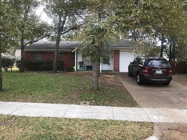 2nd image of 1812 Hillcrest Dr