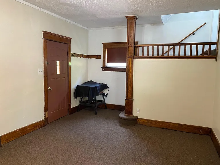 294 Zeller Ave — Photo 4