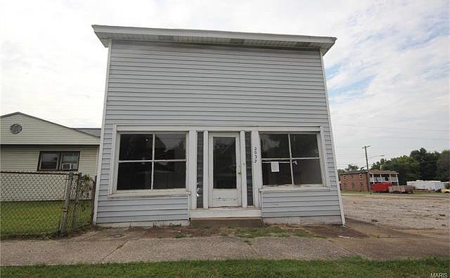 1st image of 2033 Illinois Ave