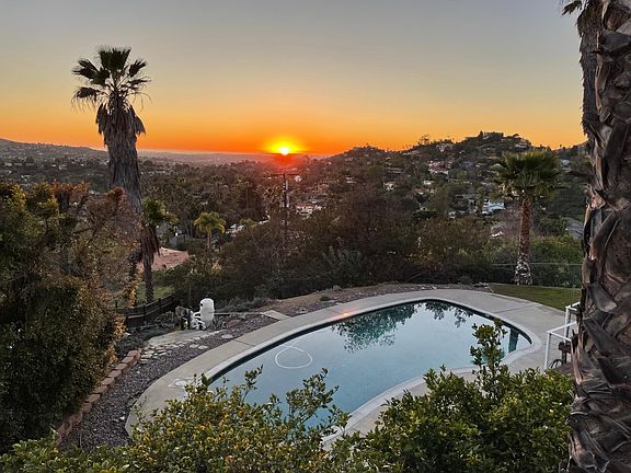 4th image of 4428 Topa Topa Dr