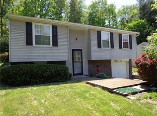 1885 Riggs Rd, South Park, PA 15129