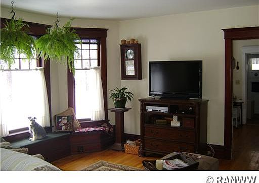 3rd image of 221 N 3rd St