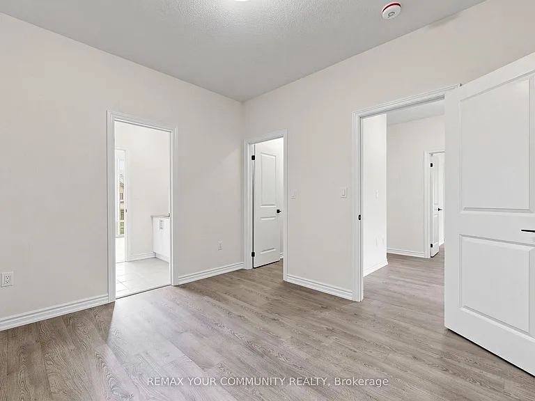 105 Halldorson Ave — Photo 30