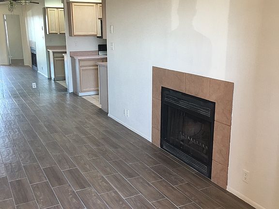 2nd image of 408 W Blackhawk Dr APT 3
