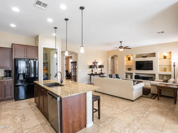 10657 E EVERGREEN Street, Mesa, AZ 85207