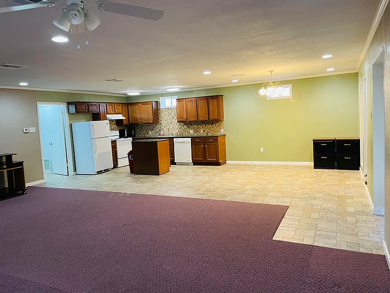 306 S Davis St — Photo 8