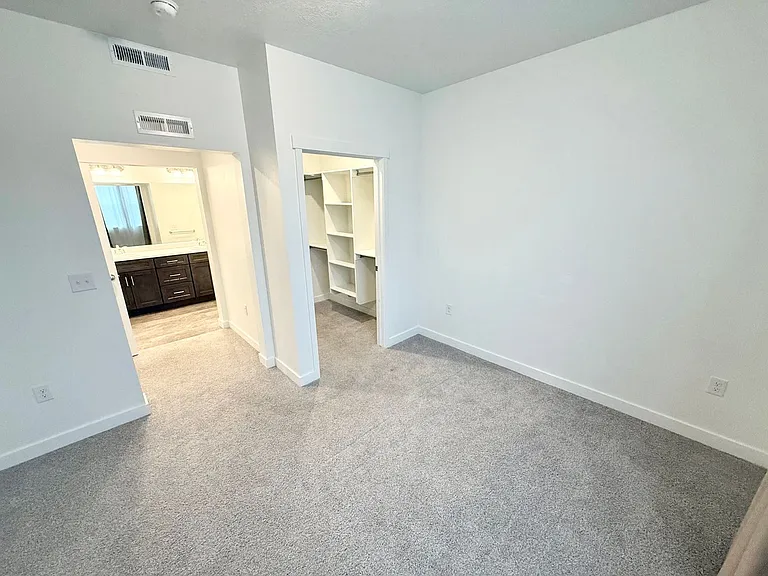 754 W Blue Magic Ln #101 — Photo 7