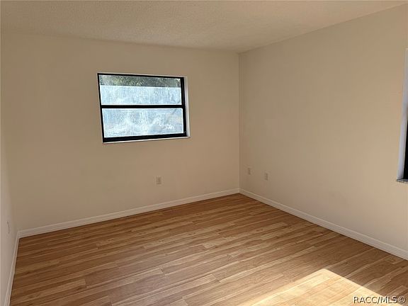 3rd image of 3207 E Withlacoochee Trl