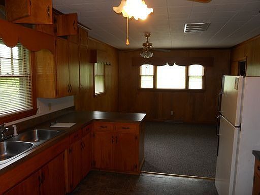 5th image of 3315 S Elm Eugene St