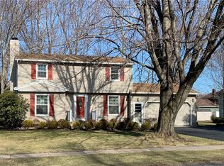 1218 Weiland Rd, Rochester, NY 14626