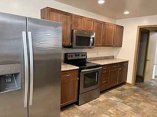 2nd image of 307 Kingsbury St
