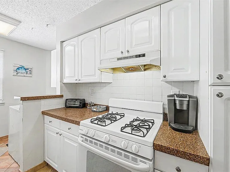 423 Berkshire Dr — Photo 10