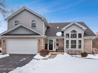 380 Sharon Dr, Barrington, IL 60010