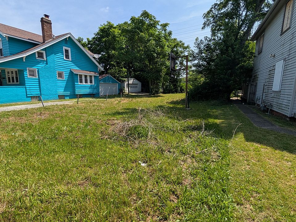 2nd image of 3029 Graceland Ave