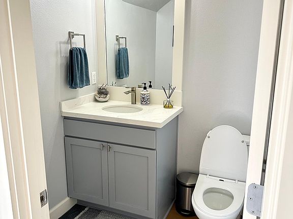 5th image of 17323 NE 118th Ct