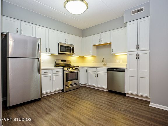 3rd image of 8727 W Bryn Mawr Ave APT 206