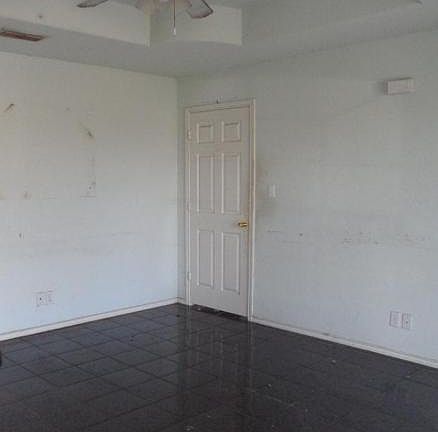 4th image of 204 E 1st St