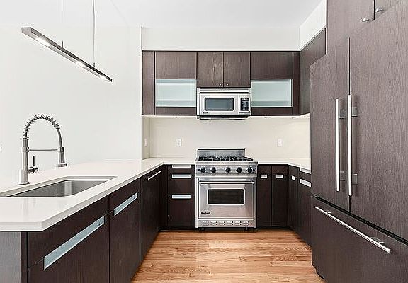 4th image of 454 W 54th St APT 5O