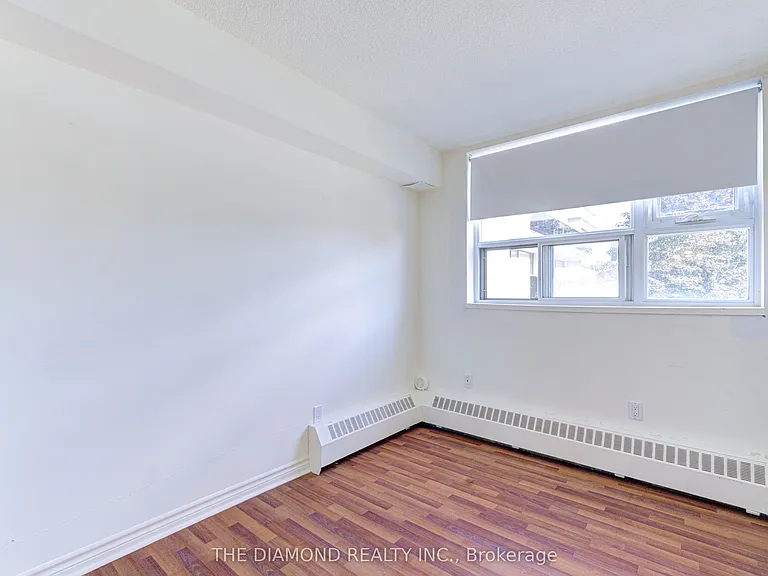 40 Sunrise Ave #301 — Photo 25